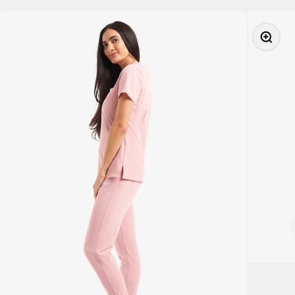 LAGO scrub top size xxs Diamond top color blush - Picture 5 of 10